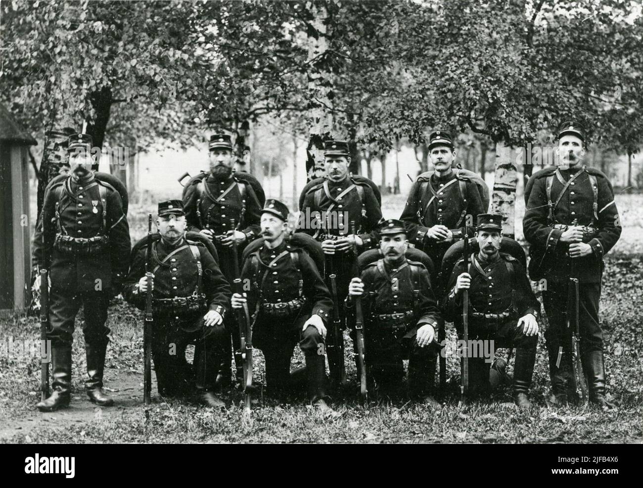 Group portrait of soldiers, possibly from Södermanland's regiment in 10 ...