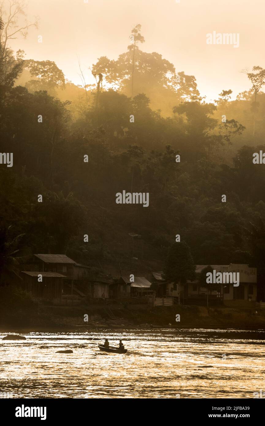 Indigenous people brazil boat hi-res stock photography and images - Alamy