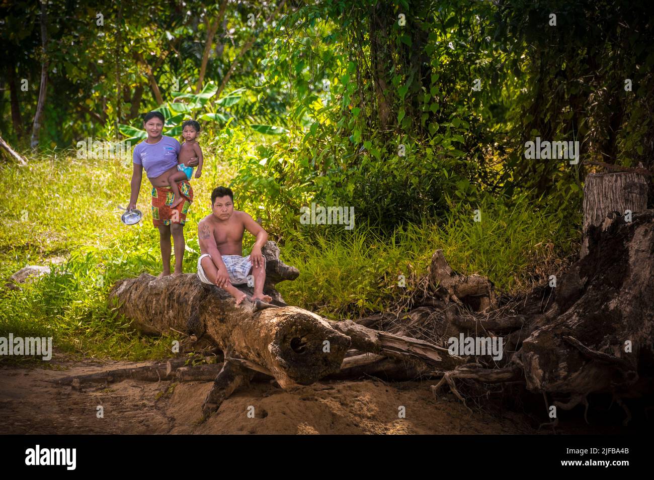 France, French Guiana, Amazonian Park, heart zone, Camopi, Native American family by the Camopi river Stock Photo