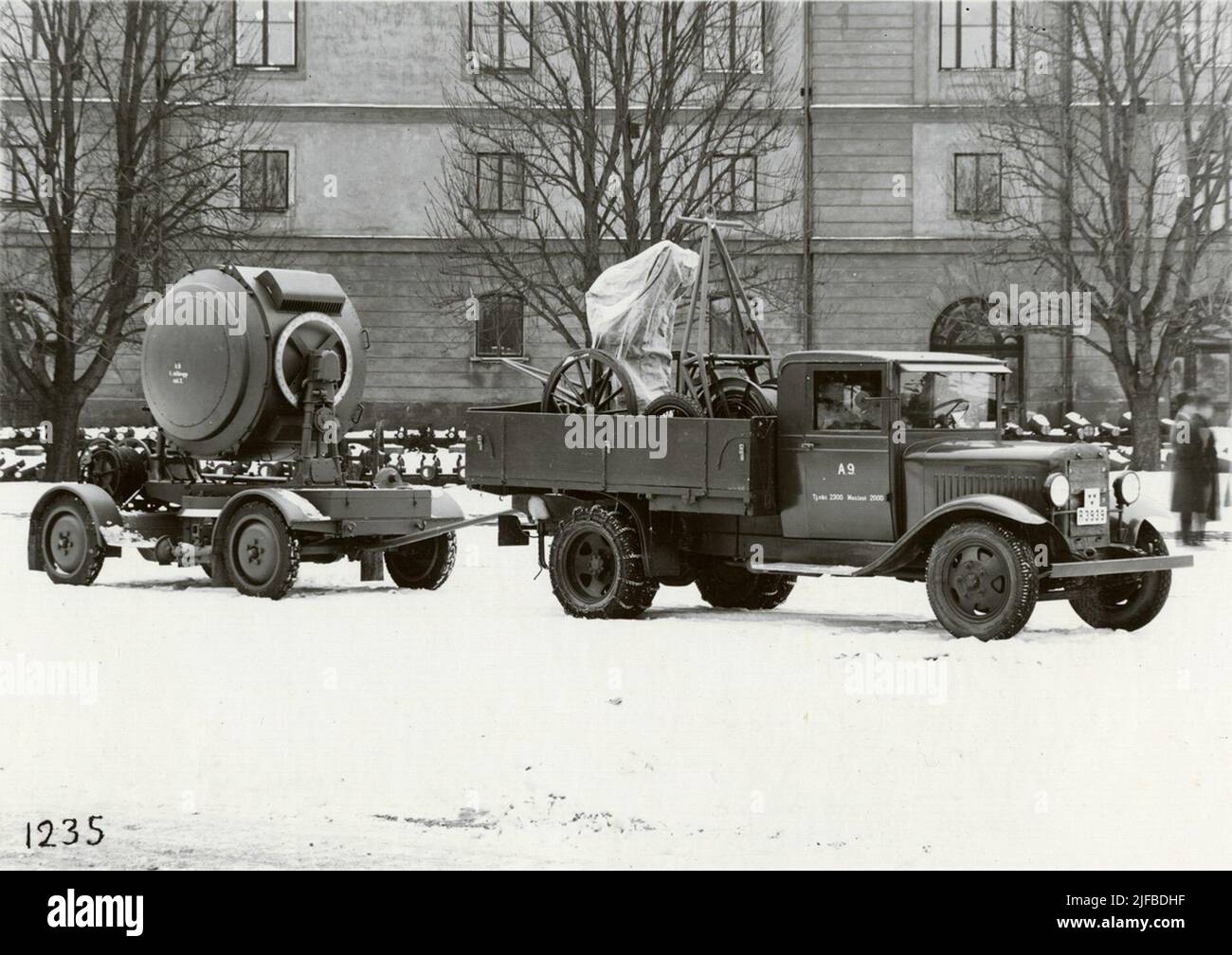 Headlight type zh 150, drawn by load automobile. Manufactured by Swedish instruments Aktiebolaget (SIA). The team set up at Artillerigården at the Army Museum. Stock Photo
