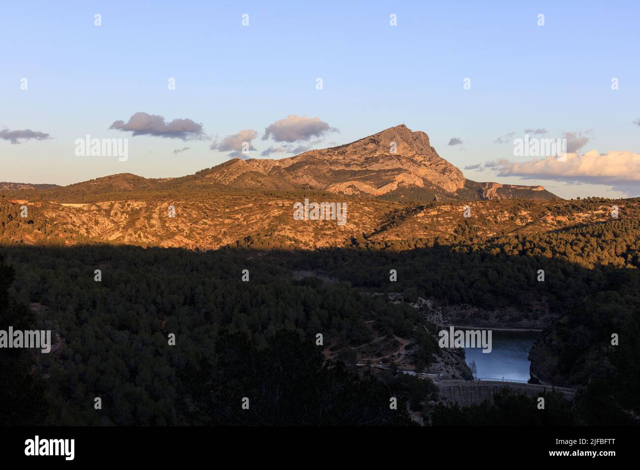 France, Bouches du Rhone, Pays d'Aix, Aix en Provence, Bibemus plateau, the Sainte Victoire mountain and the Zola dam in the foreground Stock Photo