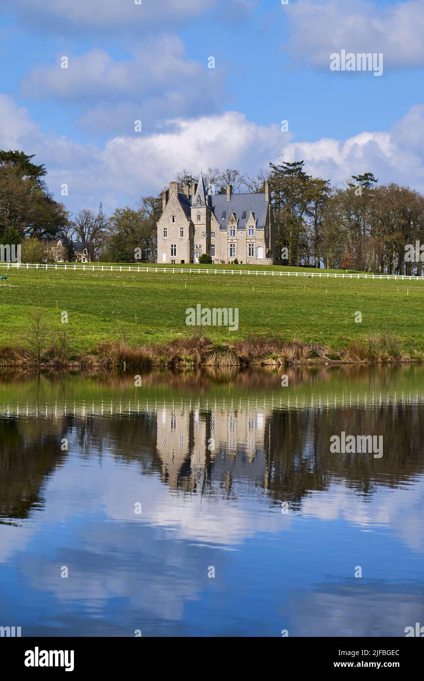 France, Loire Atlantique, Orvault, the Loret castle and pond Stock Photo