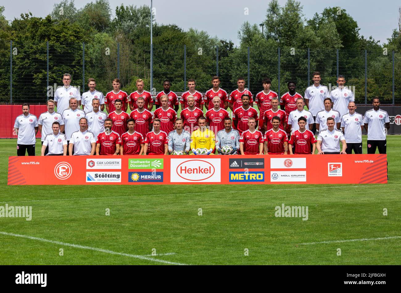 football, 2. Bundesliga, 2022/2023, Fortuna Duesseldorf, Media Day, press photo shooting, team, row1f.a. f.l. guardian Oliver Paashaus, guardian Nils Kriszio, Benjamin Boeckle, Rouwen Hennings, Khaled Narey, Marcel Sobottka, Tim Oberdorf, Kristoffer Peterson, Ao Tanaka, Nana Ampomah, fitness coach Andreas Gross, fitness coach Engin Cicem, middle row f.l. sporting director Christian Weber, leader license football Sascha Roesler, team doctor Dr. Ulf Blecker, chief physiotherapist Carsten Fiedler, Dawid Kownacki, Andre Hoffmann, Christoph Klarer, Daniel Ginczek, Jordy de Wijs, Emmanuel Iyoha, Jak Stock Photo