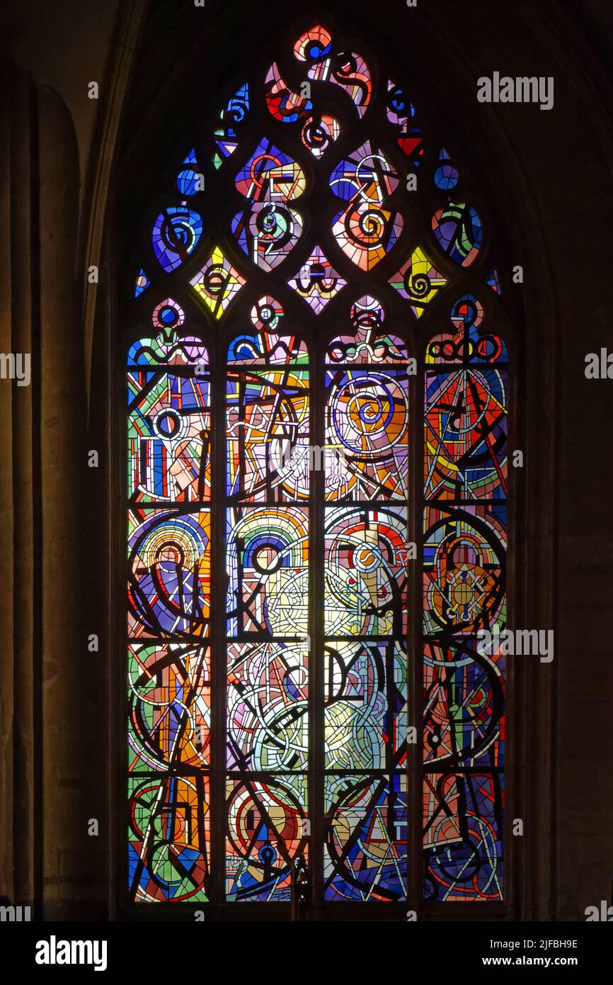 France, Ardennes, Mezieres, Our Lady of Hope Basilica (Basilique NotreDame d'Espérance), stained glasses by René Dürrbach Stock Photo