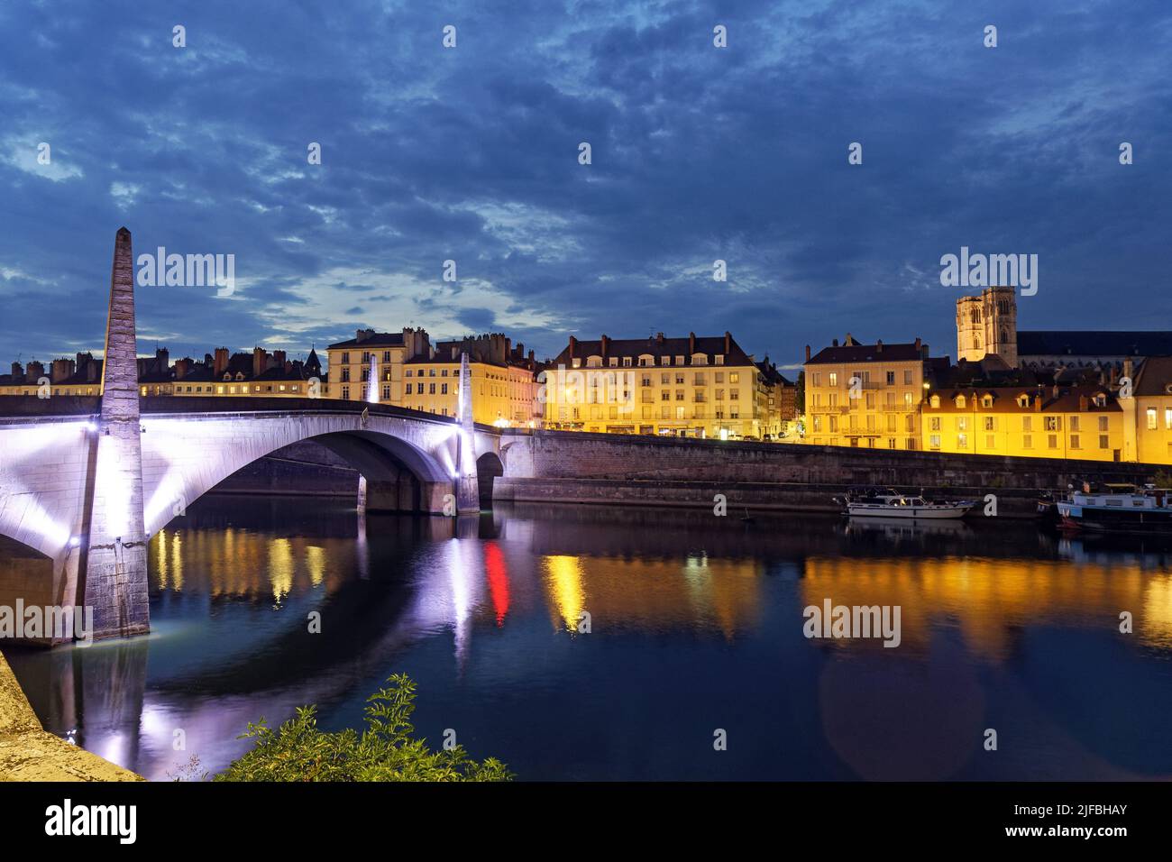 France, Saone et Loire, Chalon sur Saone, the banks of the Saone river, quai Gambetta, the Saint Laurent bridge and the Saint Vincent cathedral Stock Photo