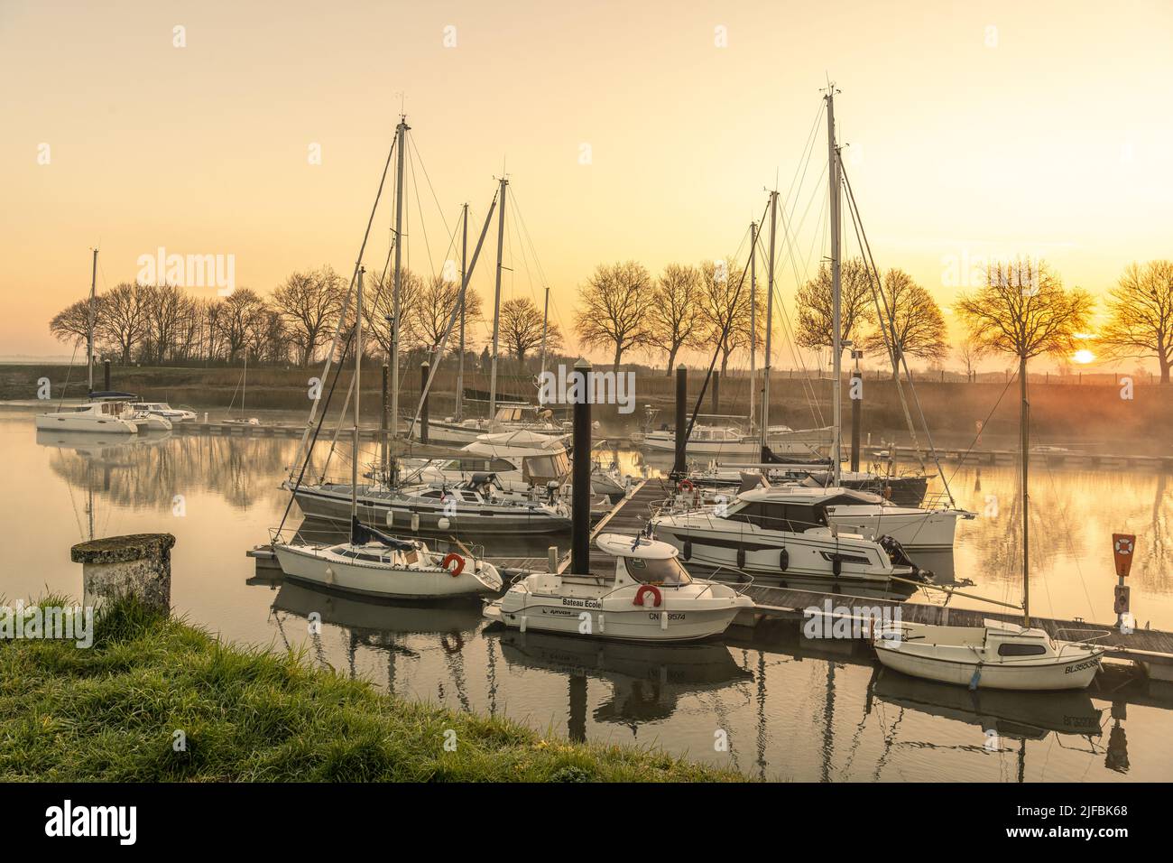 France, Somme, Baie de Somme, Saint-Valery-sur-Somme, The port of Saint-Valery in the early morning Stock Photo