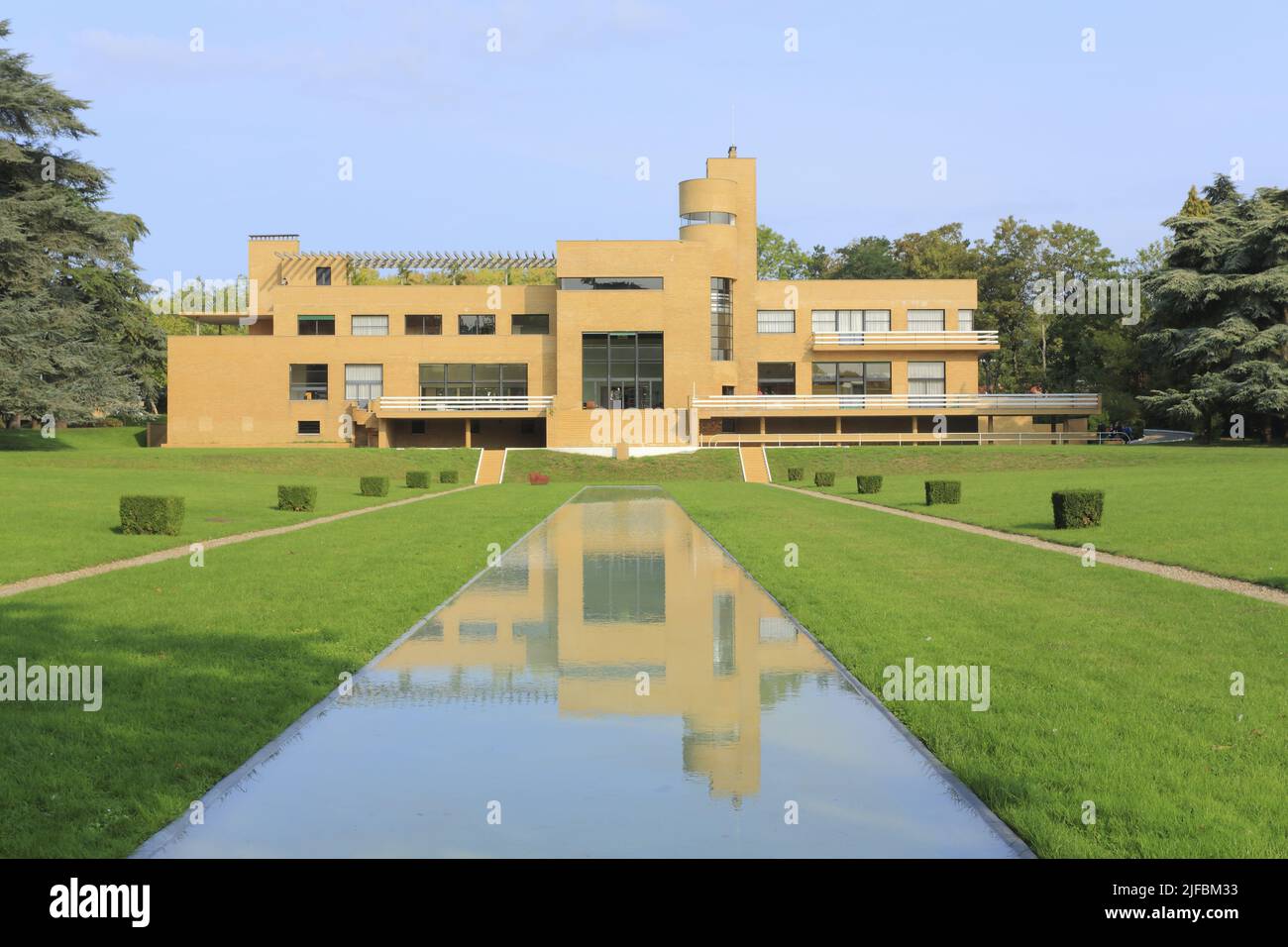 France, Nord, Croix, Villa Cavrois (1932) commissioned by the rich Roubaix textile industrialist Paul Cavrois from the architect Robert Mallet-Stevens, south facade Stock Photo