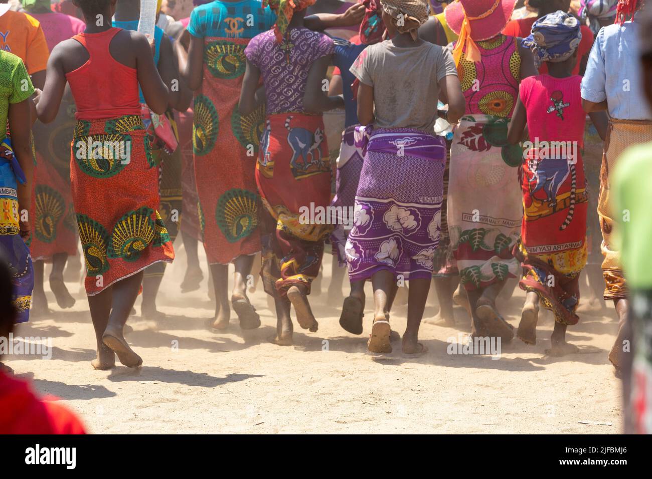 Madagascar, Menabe region, Bemaraha massif, Belo sur Tsiribihina, women dancing for the feast of the reversal of the dead Stock Photo