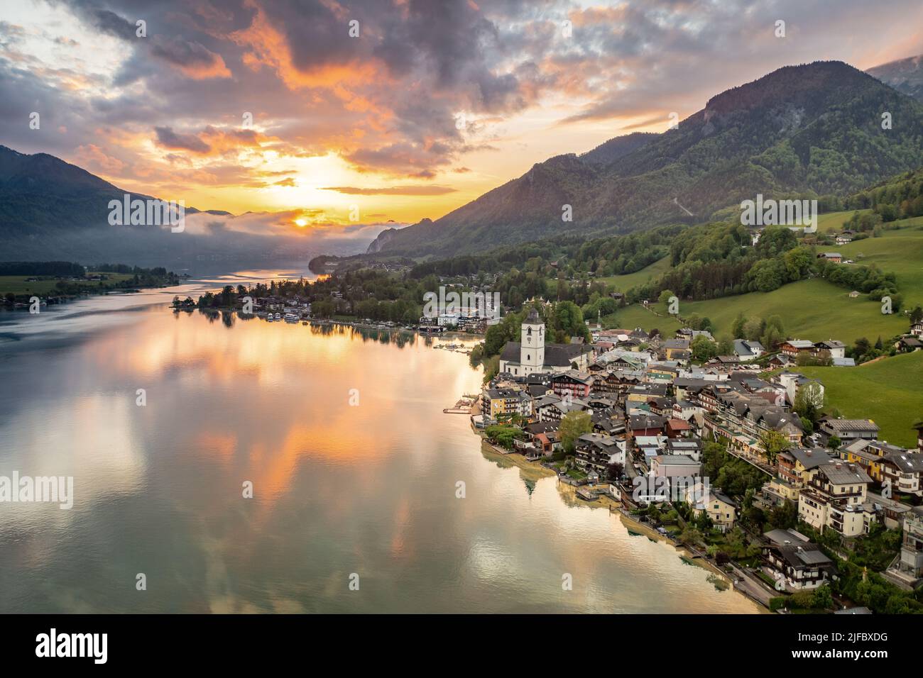 St. Wolfgang at the famous lake Wolfgangsee in Salzkammergut, Austria.. Scenic sunset at the Austrian Lake. Stock Photo