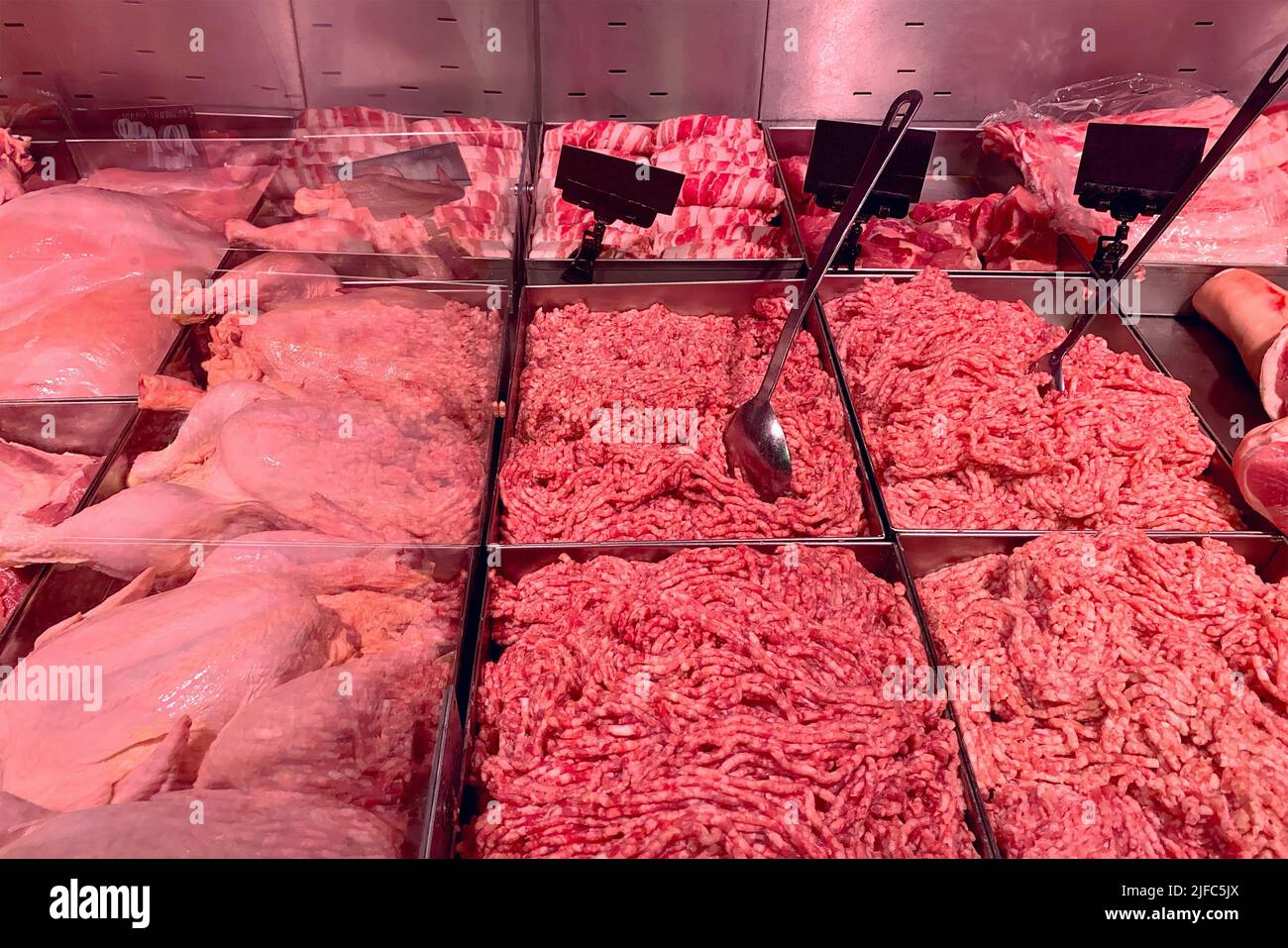 https://c8.alamy.com/comp/2JFC5JX/quality-various-fresh-raw-minced-meat-in-fridge-showcase-at-modern-butcher-shop-meat-counter-close-up-2JFC5JX.jpg