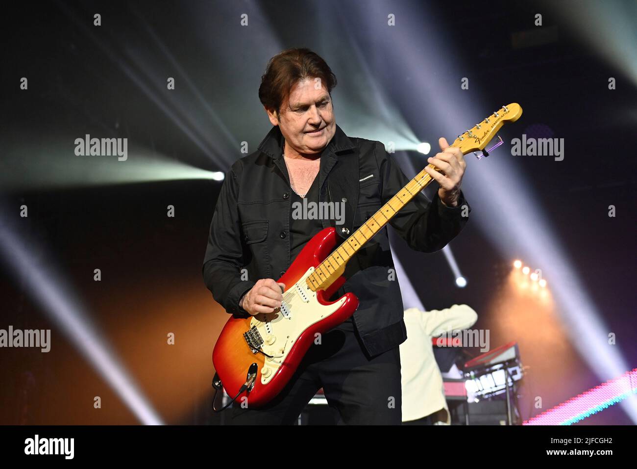 Charlie burchill guitarist simple minds hires stock photography and images Alamy