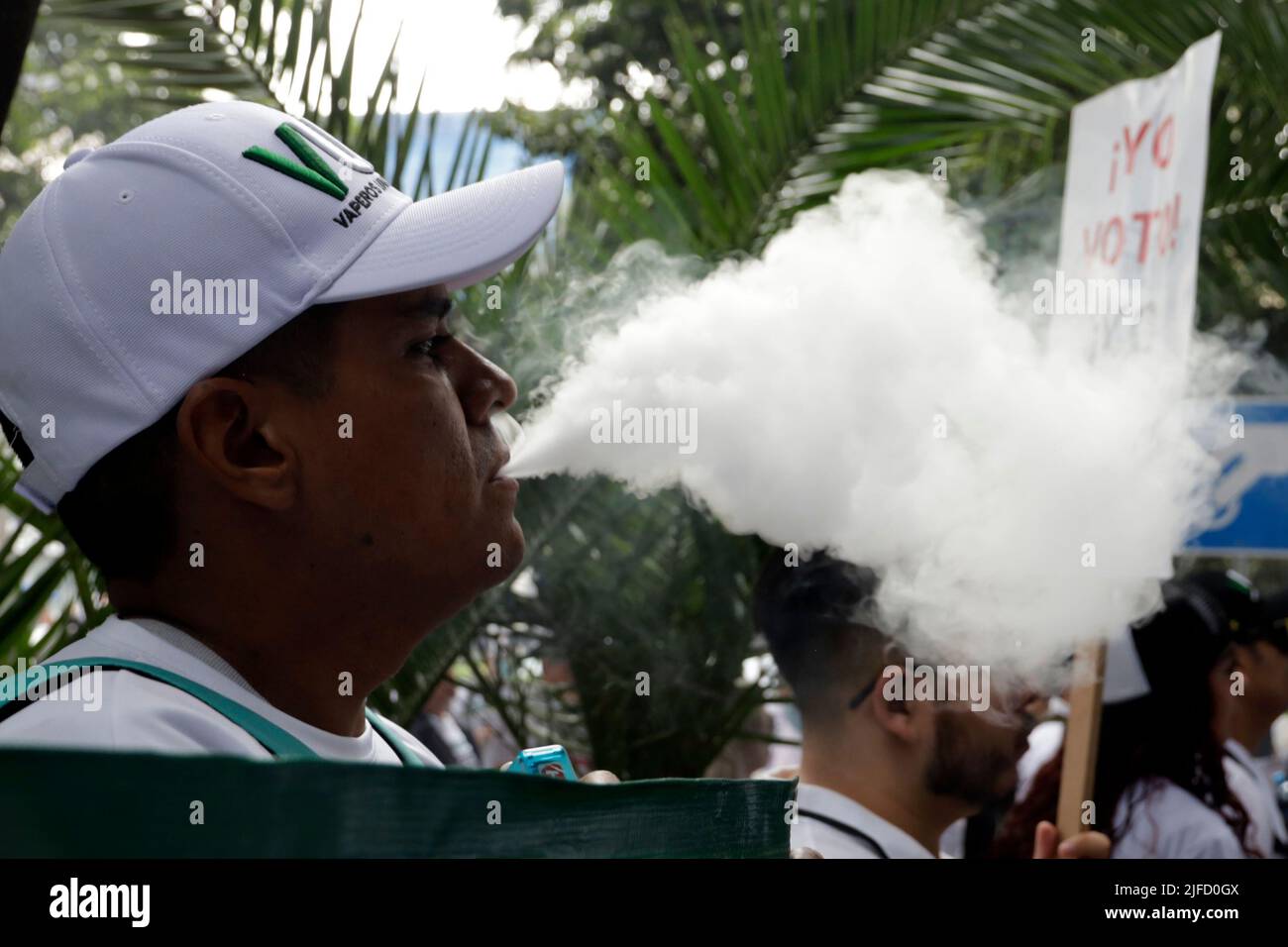Mexico City, Mexico City, Mexico. 1st July, 2022. July 1, 2022, Mexico City, Mexico: Members of the United Vape of Mexico (VUM) hold a demonstration to protest against deputy health minister Hugo Lopez-Gatell RamÃ-rez, demonstrators defend their right to use a vape smoke instead of smoking tobacco, claiming the device saved their lives. On Jul 1, 2022 In Mexico City, Mexico. (Credit Image: © Luis Barron/eyepix via ZUMA Press Wire) Credit: ZUMA Press, Inc./Alamy Live News Stock Photo
