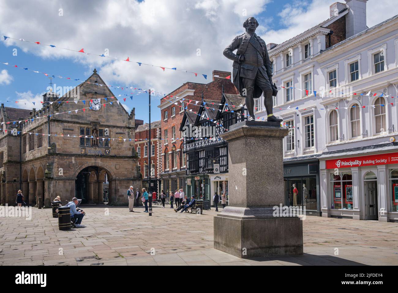 Shrewsbury Square and the statue of Clive of India, Shrewsbury, Shropshire Stock Photo