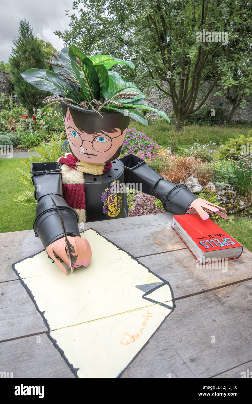 Harry Potter in the Friends Meeting House Gardens opposite Victoria