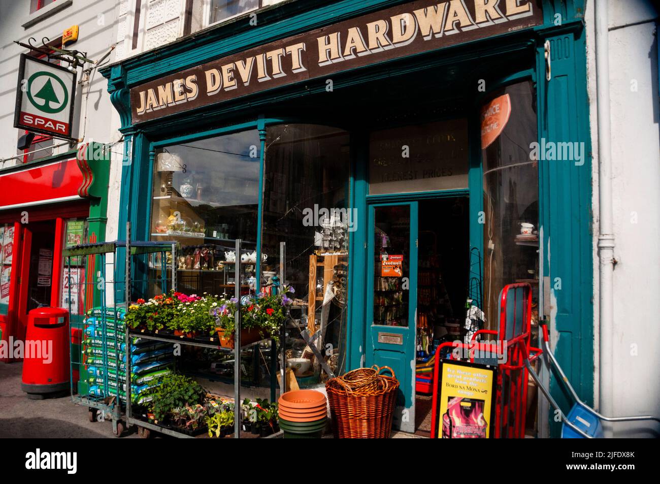 James devitt hardware hires stock photography and images Alamy