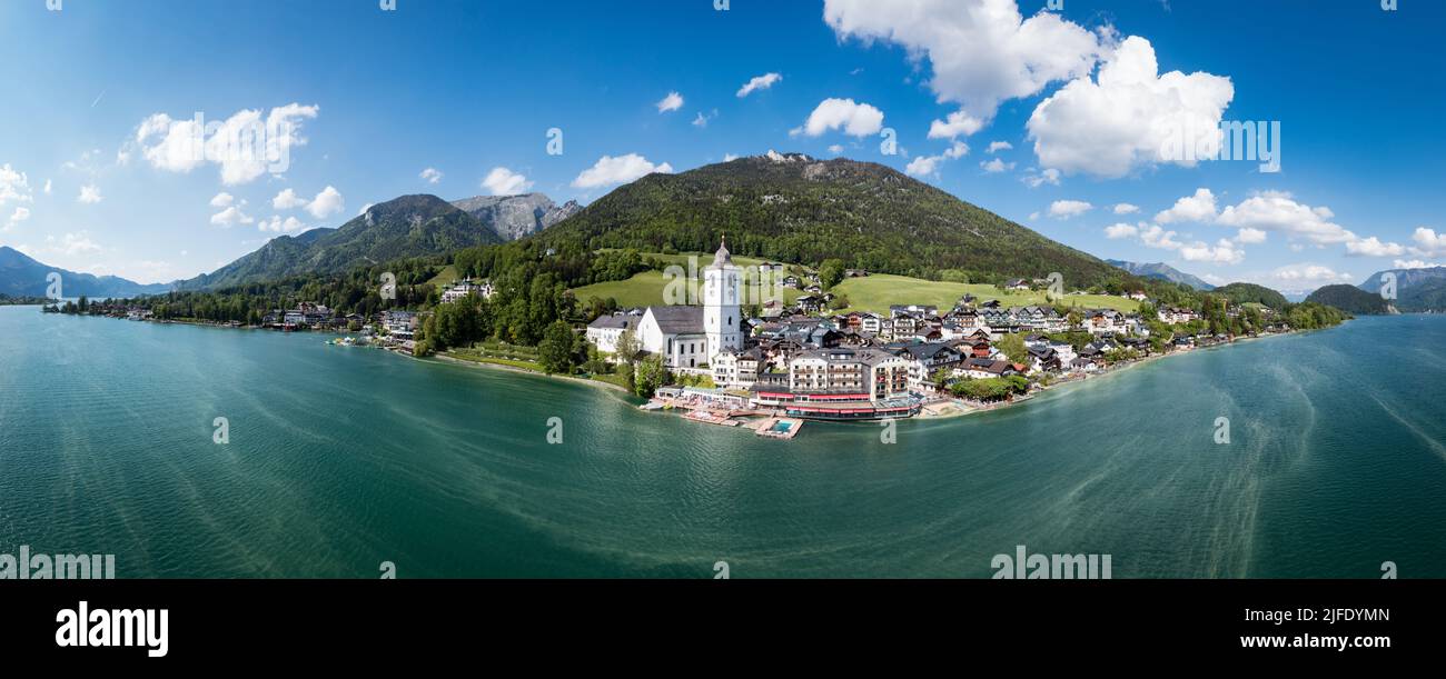 St. Wolfgang at the famous lake Wolfgangsee in Salzkammergut, Austria.. Scenic summer panorama of the Austrian Lake. Stock Photo