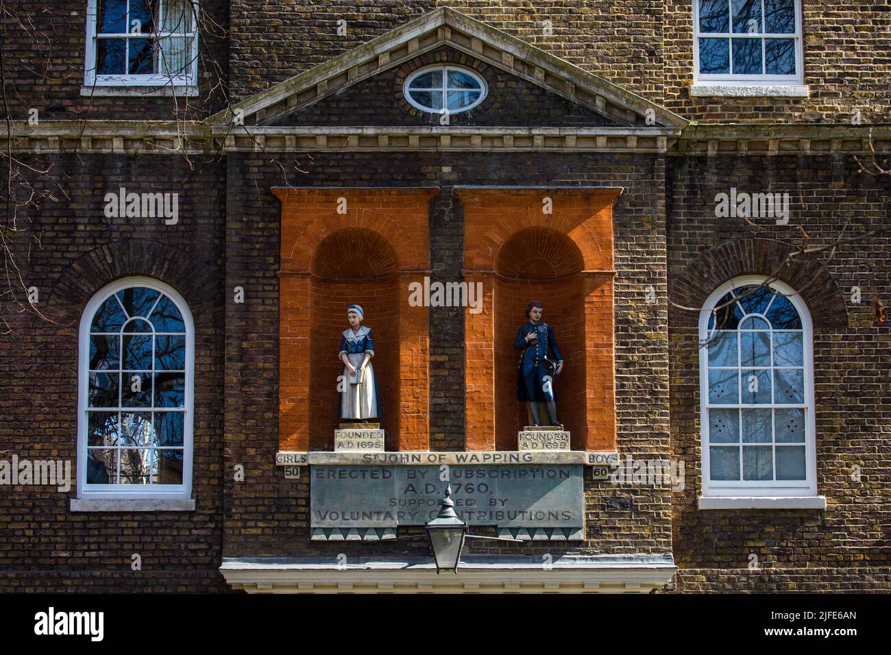 Old graveyard, Scandrett Street, Wapping Stock Photo - Alamy