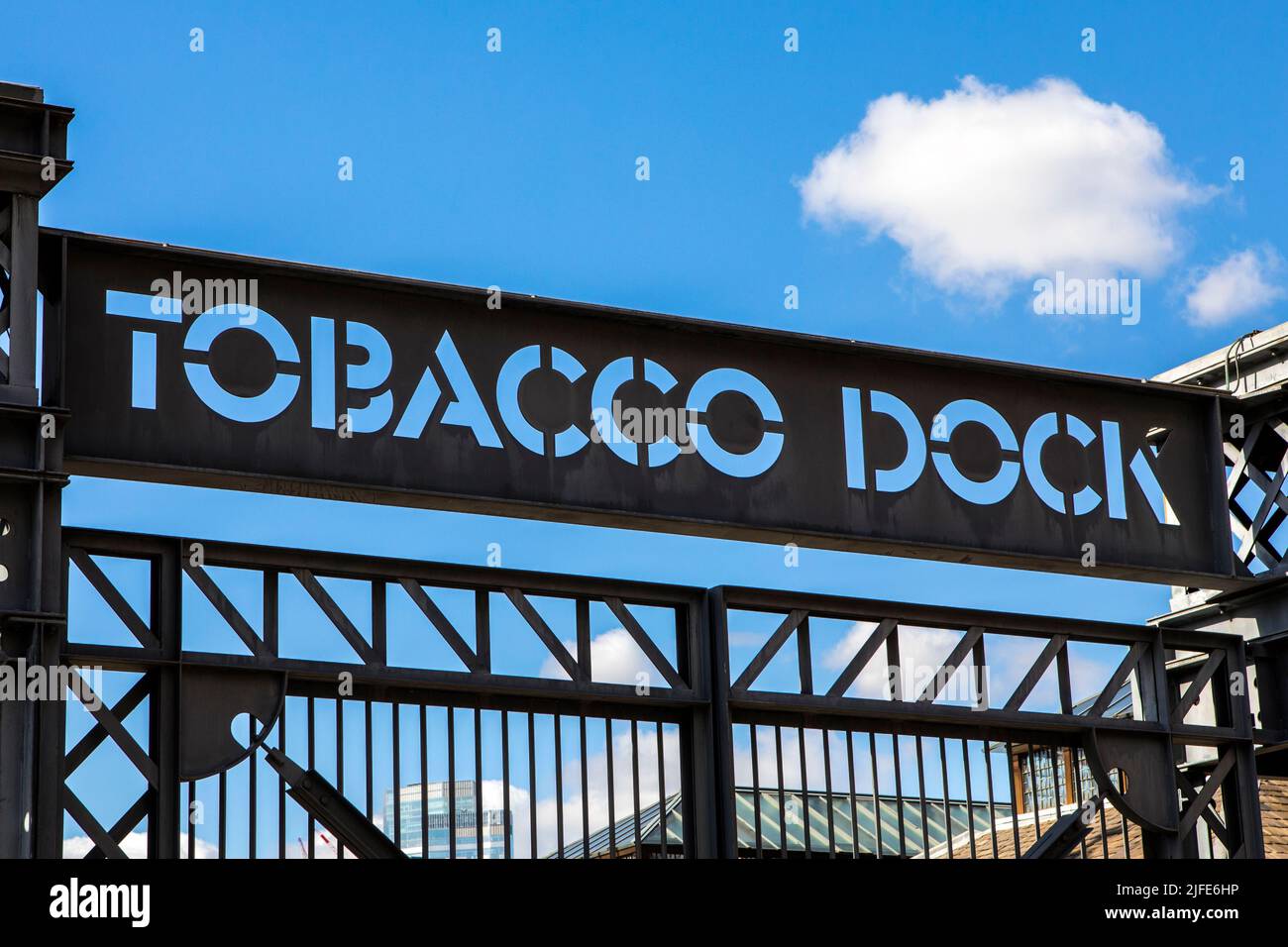 tobacco road london england Tobacco dock hi-res stock photography and images