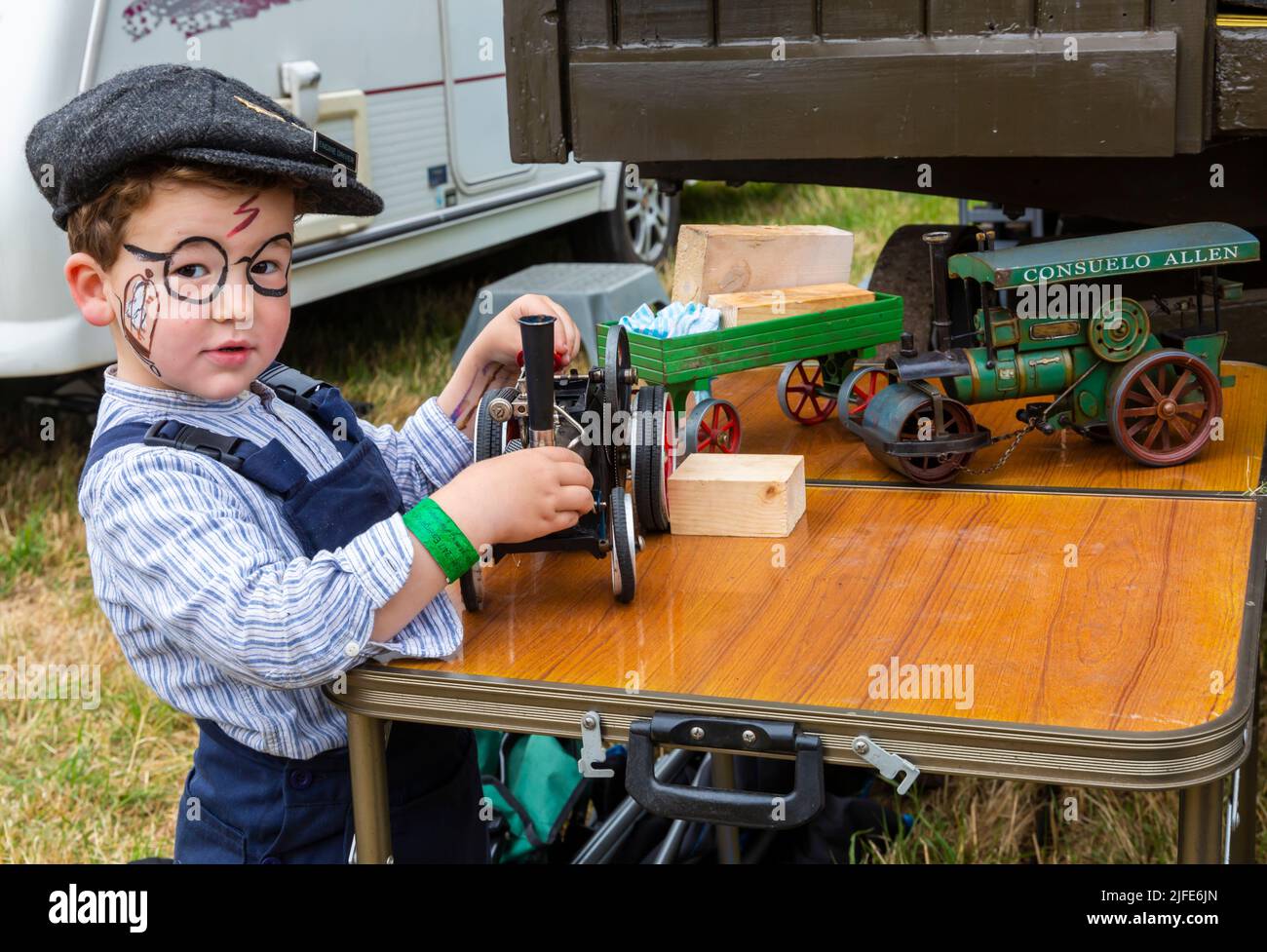 Chickerell, Weymouth, Dorset, UK. 2nd July, 2022. Crowds head to