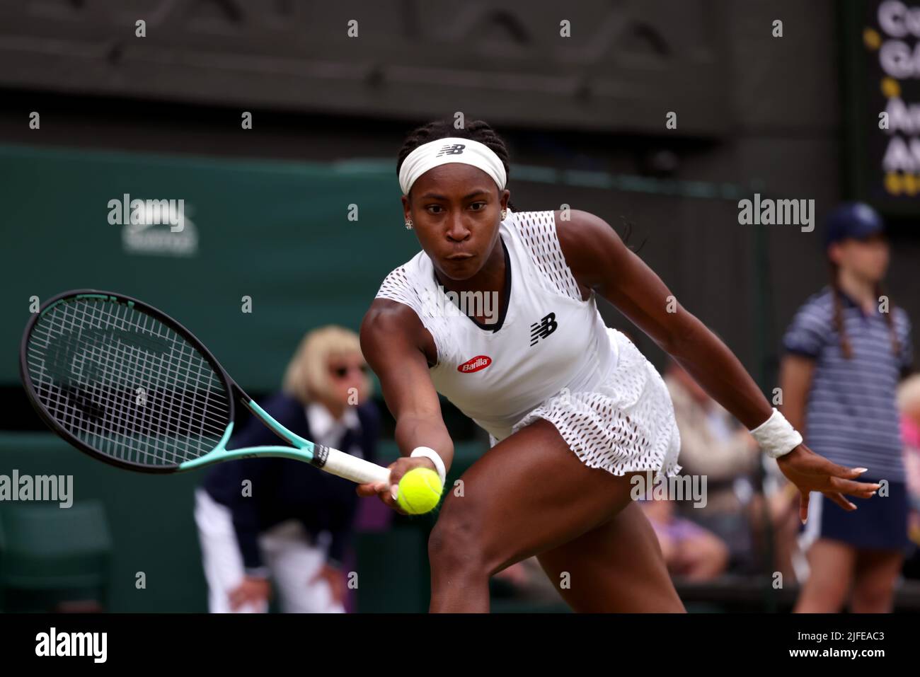 2 July, 2022 - London. Number 11 seed Coco Gauff during her three set loss to fellow American Amanda Anisimova on Centre Court at Wimbledon today. Credit: Adam Stoltman/Alamy Live News Stock Photo