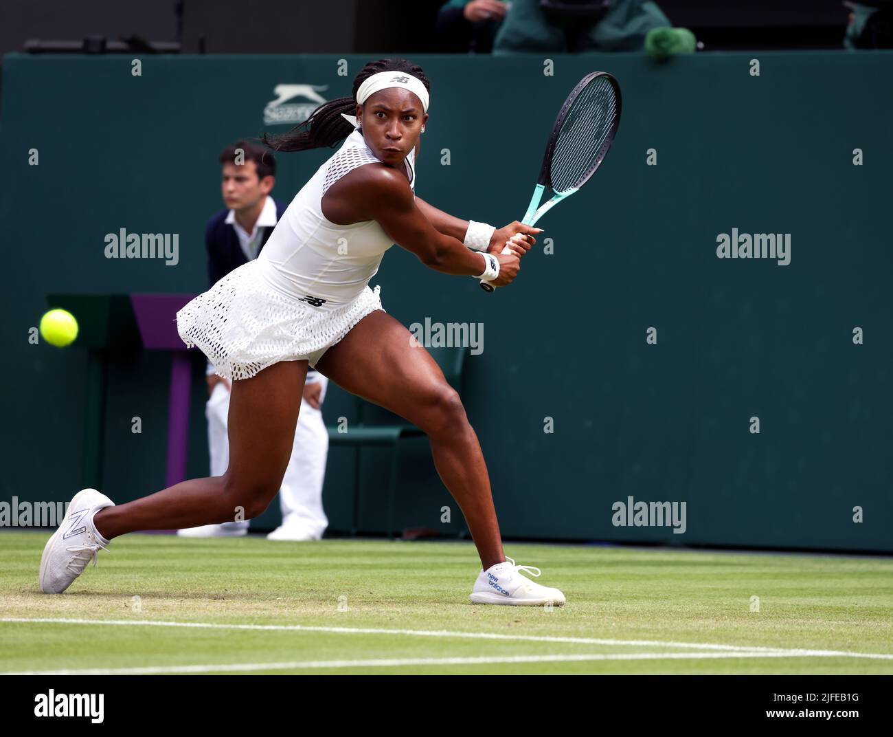 2 July, 2022 - London. Number 11 seed Coco Gauff during her three set loss to fellow American Amanda Anisimova on Centre Court at Wimbledon today. Credit: Adam Stoltman/Alamy Live News Stock Photo