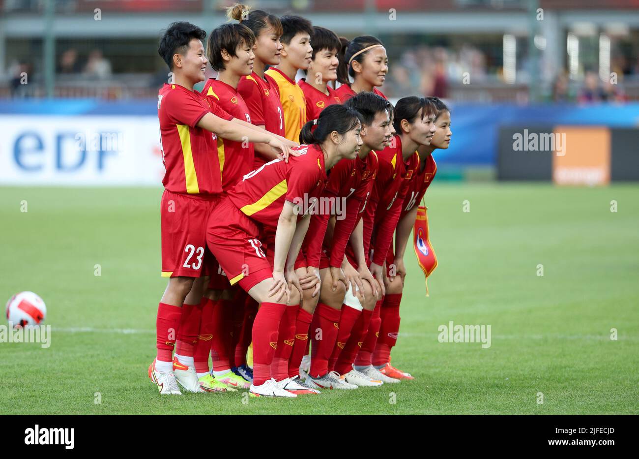 Details more than 134 sports photography poses vova.edu.vn