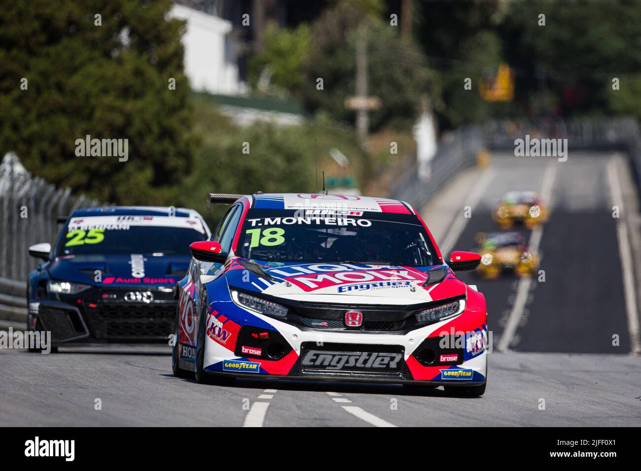 Civic Type R TCR leads WTCR standings into Portuguese street fight