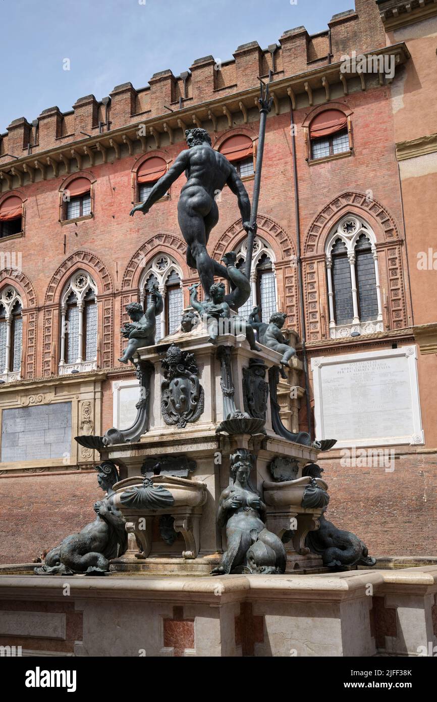 Neptune Fountain Piazza Del Nettuno Bologna Italy Stock Photo Alamy