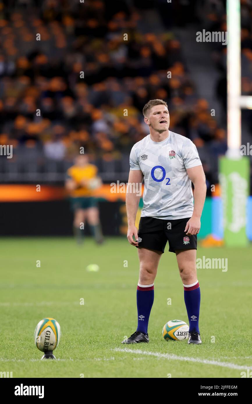 Perth, Australia, 2 July, 2022. Owen Farrell of England warms up ahead of the rugby international test match between the Australia Wallabies and England at Optus Stadium on July 02, 2022 in Perth, Australia. Credit: Graham Conaty/Speed Media/Alamy Live News Stock Photo