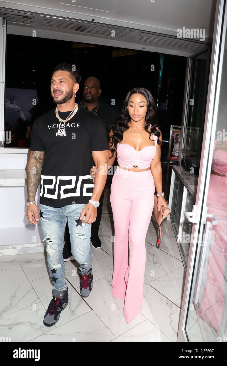 Sugar factory las vegas at harmon corner retail center hires stock