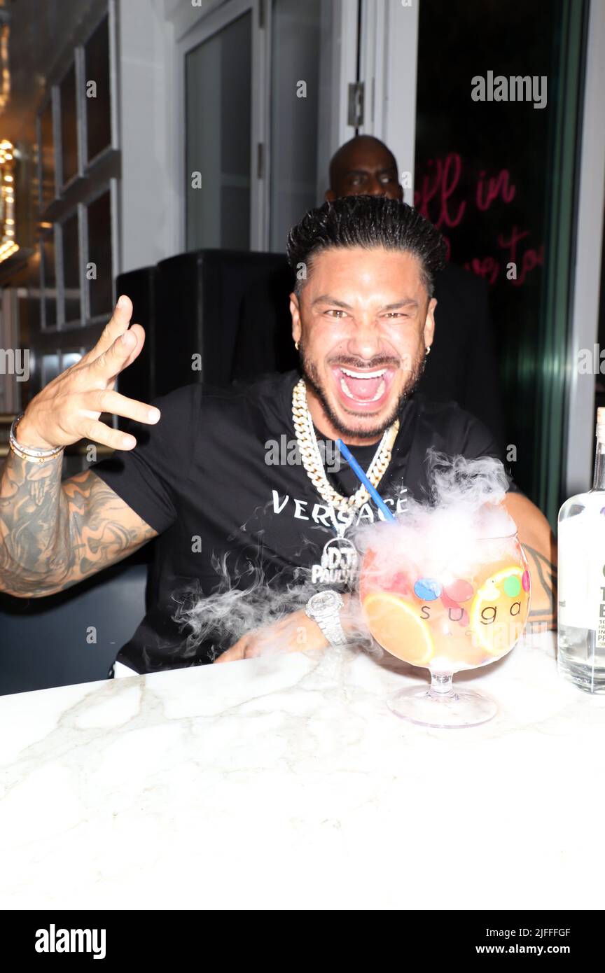 Sugar factory las vegas at harmon corner retail center hires stock