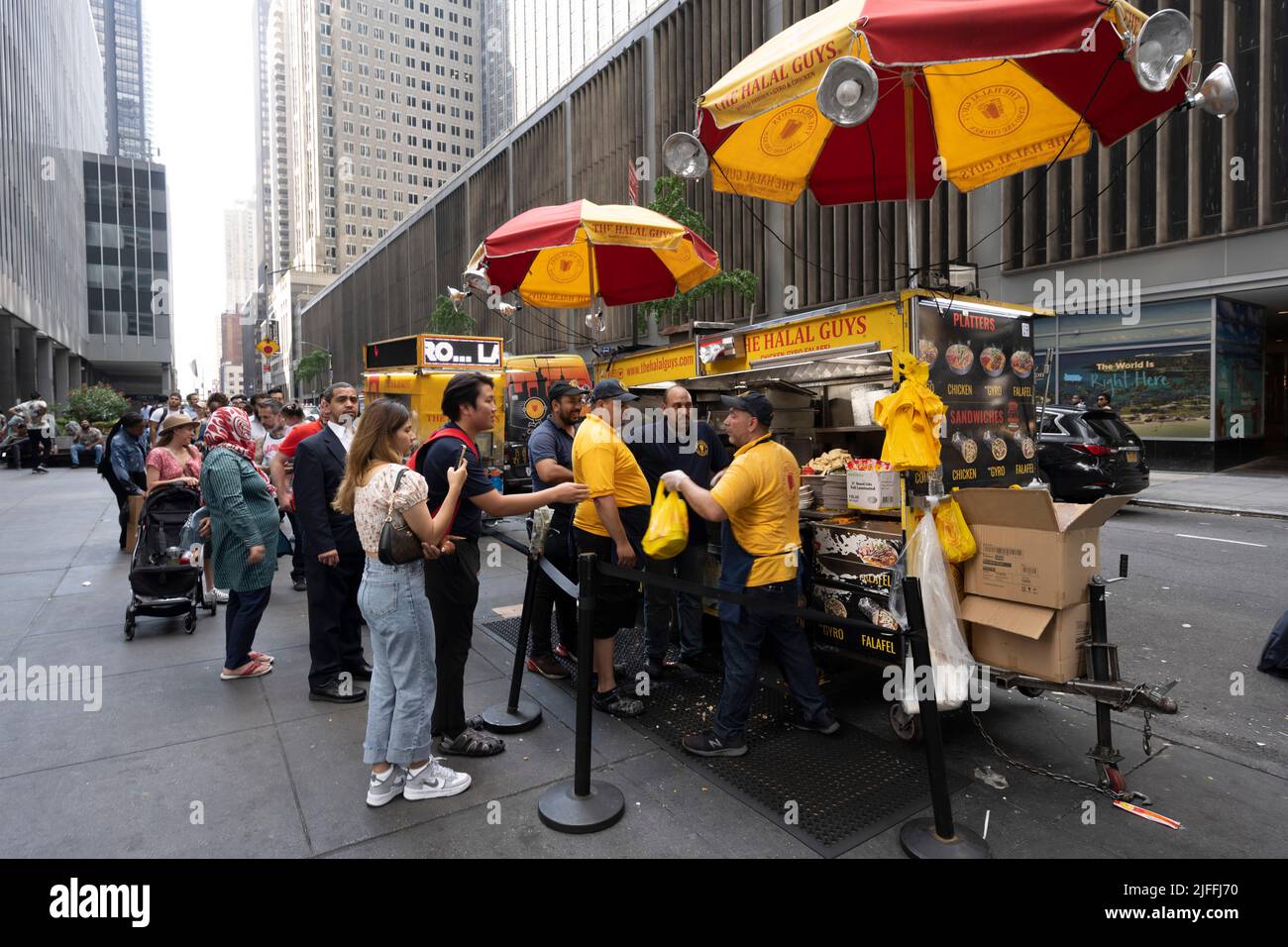 Halal cart chicken hires stock photography and images Alamy