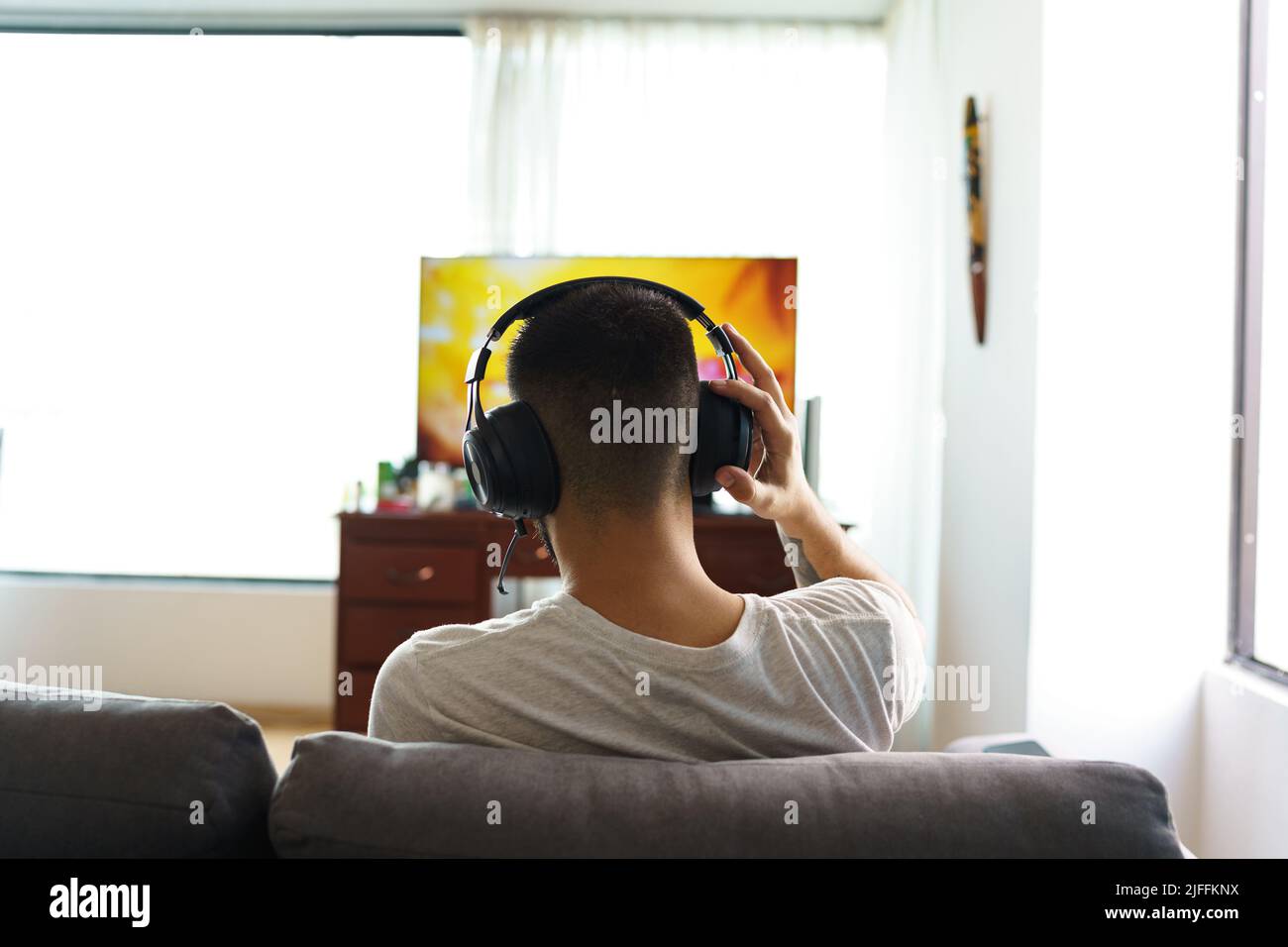 wireless headphones to listen to music 