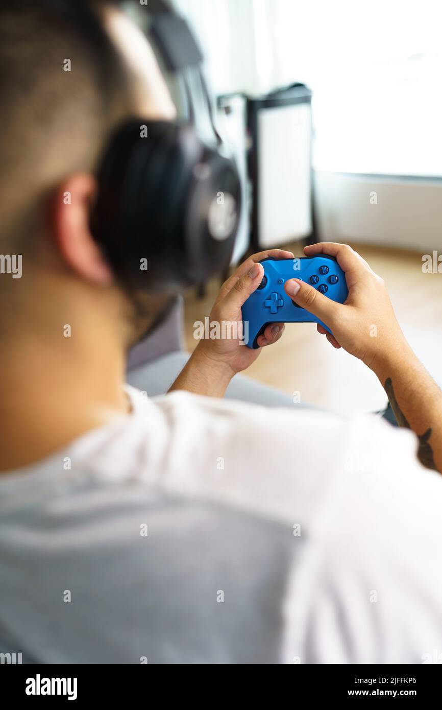 Listening apparatus hi-res stock photography and images - Alamy