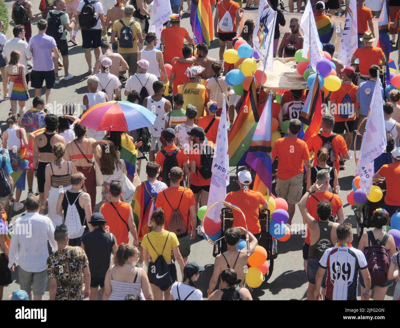 Milano pride is back after a 2year stop due to covid, 300 thousand demonstrators beetween the