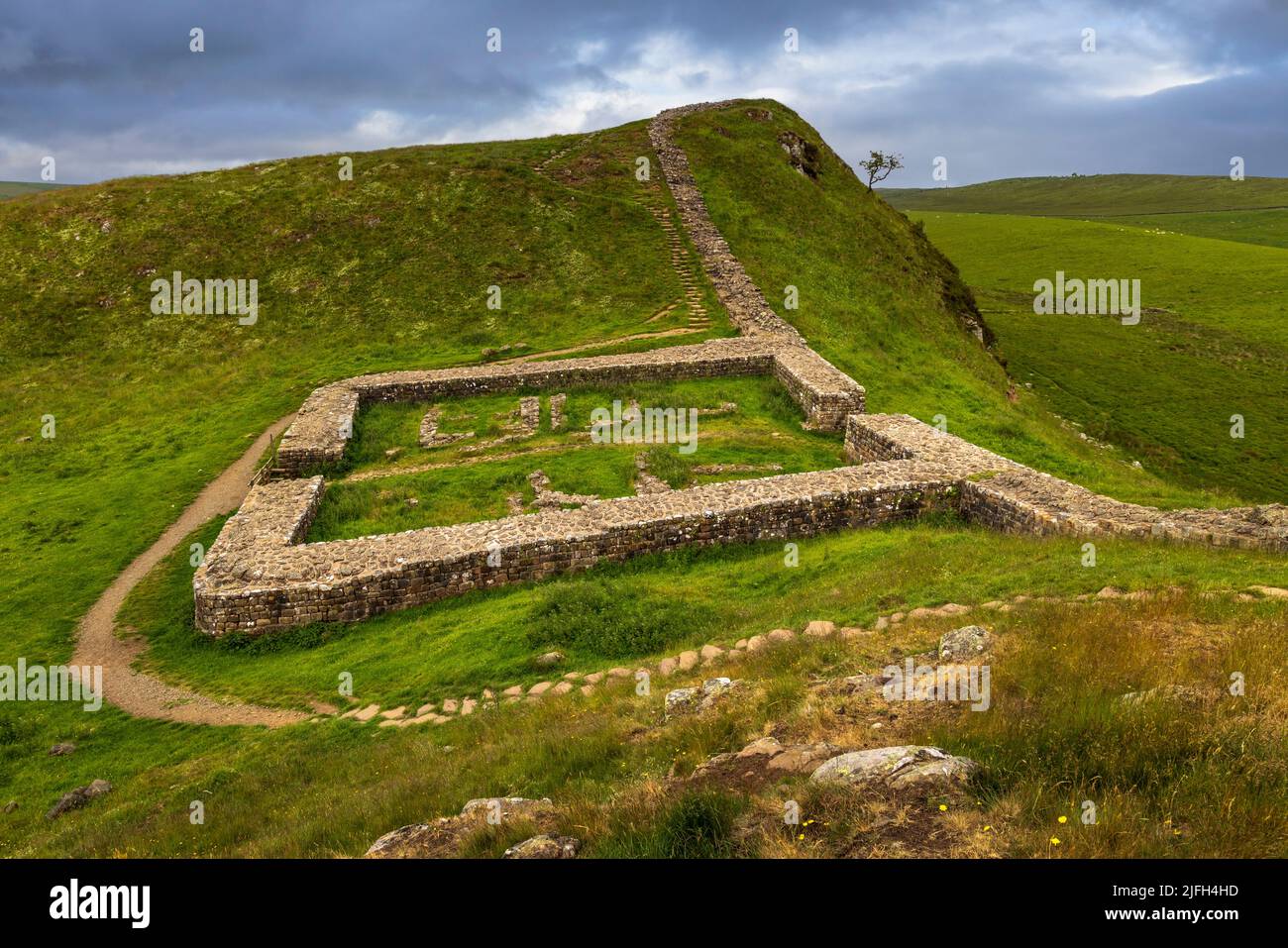 West towards Milecastle 39 on Hadrian's Wall at Steel Rigg ...