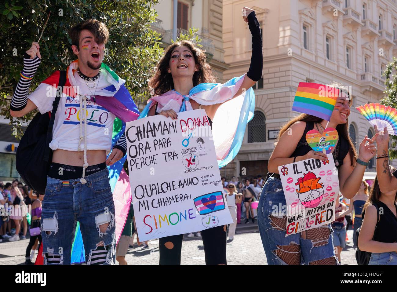 Event LGBTQ + "Naples pride". The parade started from Piazza Municipio