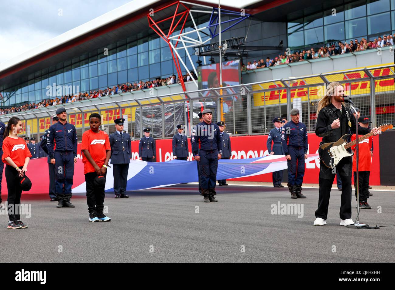 Sam Ryder (GBR) Singer performs the national anthem on the grid. 03.07.