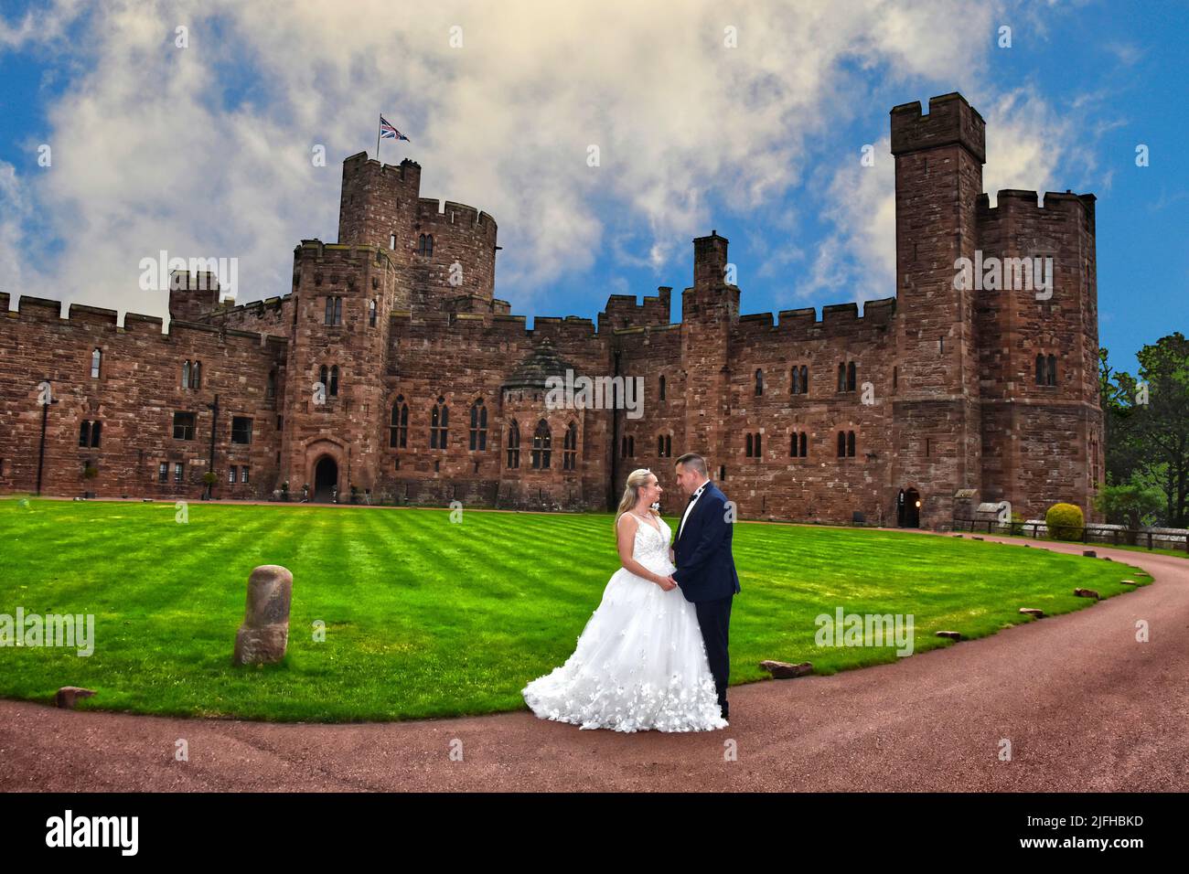 Joanne and Pete wedding in Peckforton Castle is a Victorian country house built in the style of a medieval castle in Cheshire Stock Photo