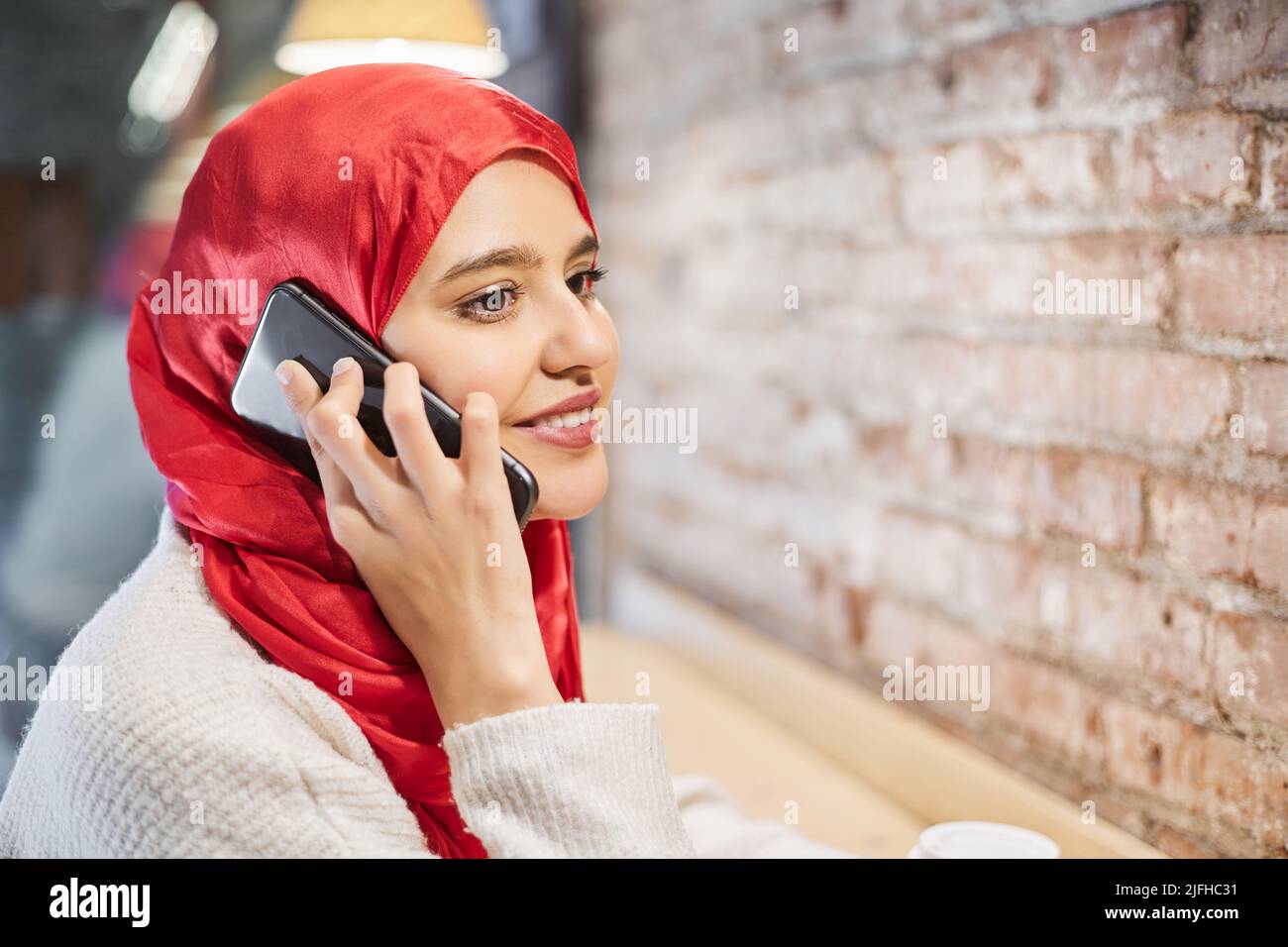 Muslim girl wearing hijab islamic hi-res stock photography and images ...