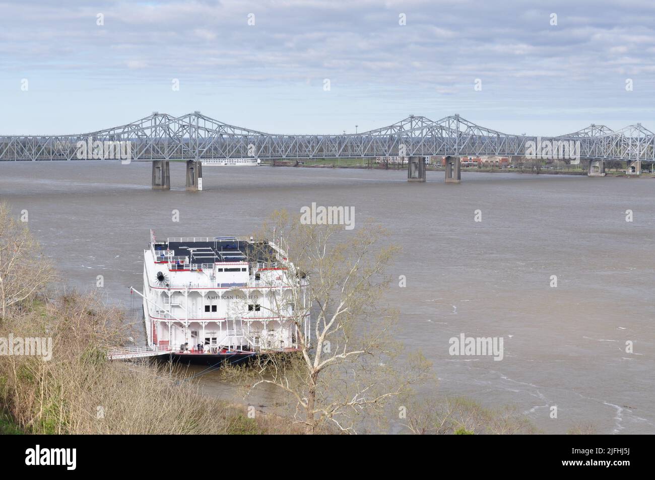 American Duchess paddle wheel river cruiser on the Mississippi River at Natchez, Mississippi, USA Stock Photo