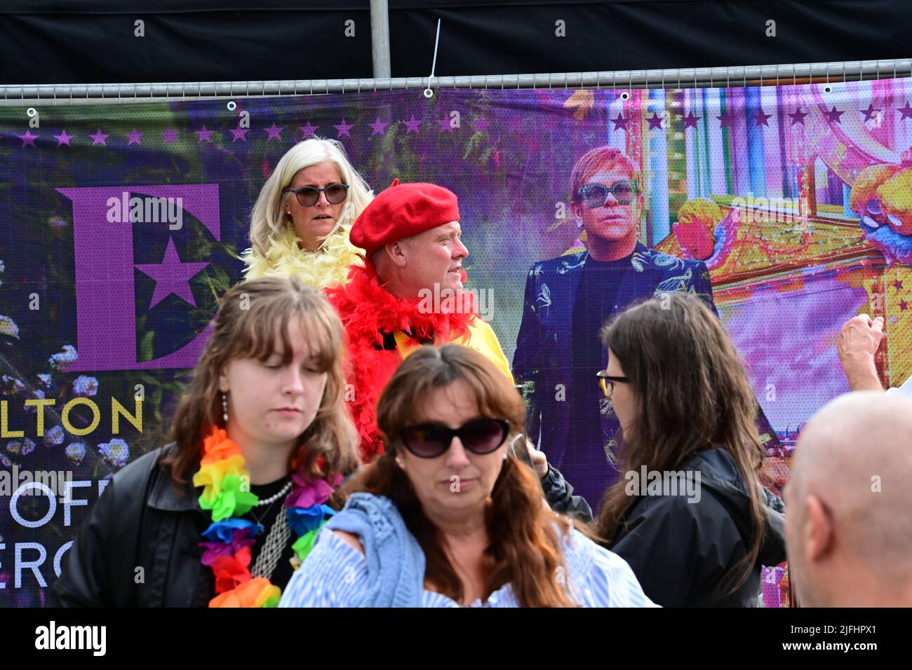 Elton John Concert Fans Stock Photo - Alamy