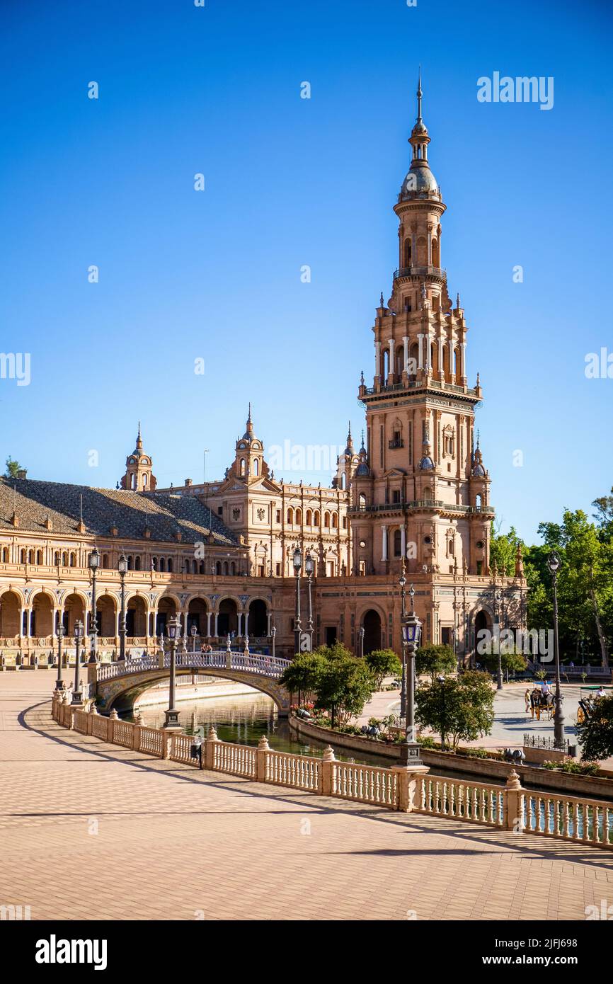 Torre Sur and bridge in Plaza de Espana, Seville, Spain Stock Photo - Alamy