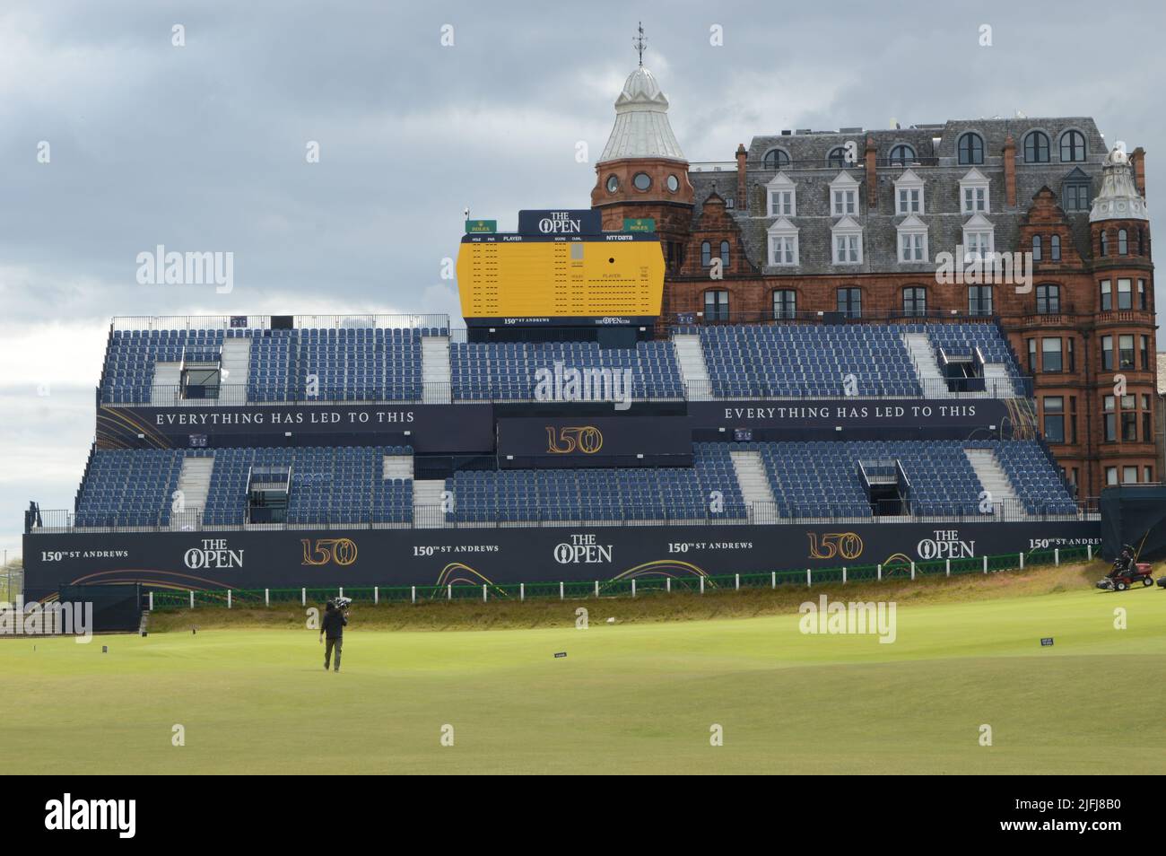 150th Open Golf Tournament St Andrews 2022, temporary Members Club, 8