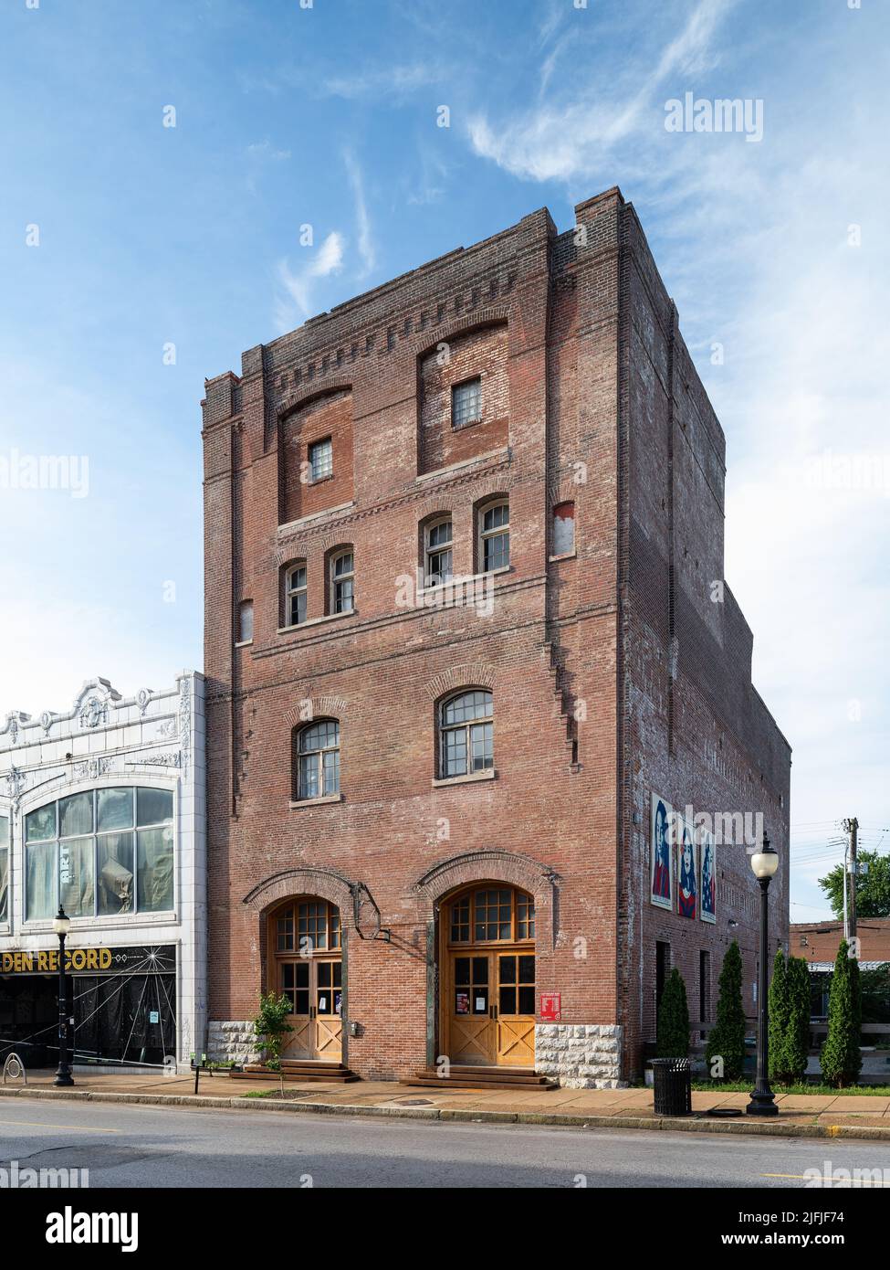 Earthbound Brewery on Cherokee Street, former Cherokee Brewery Stock House Stock Photo