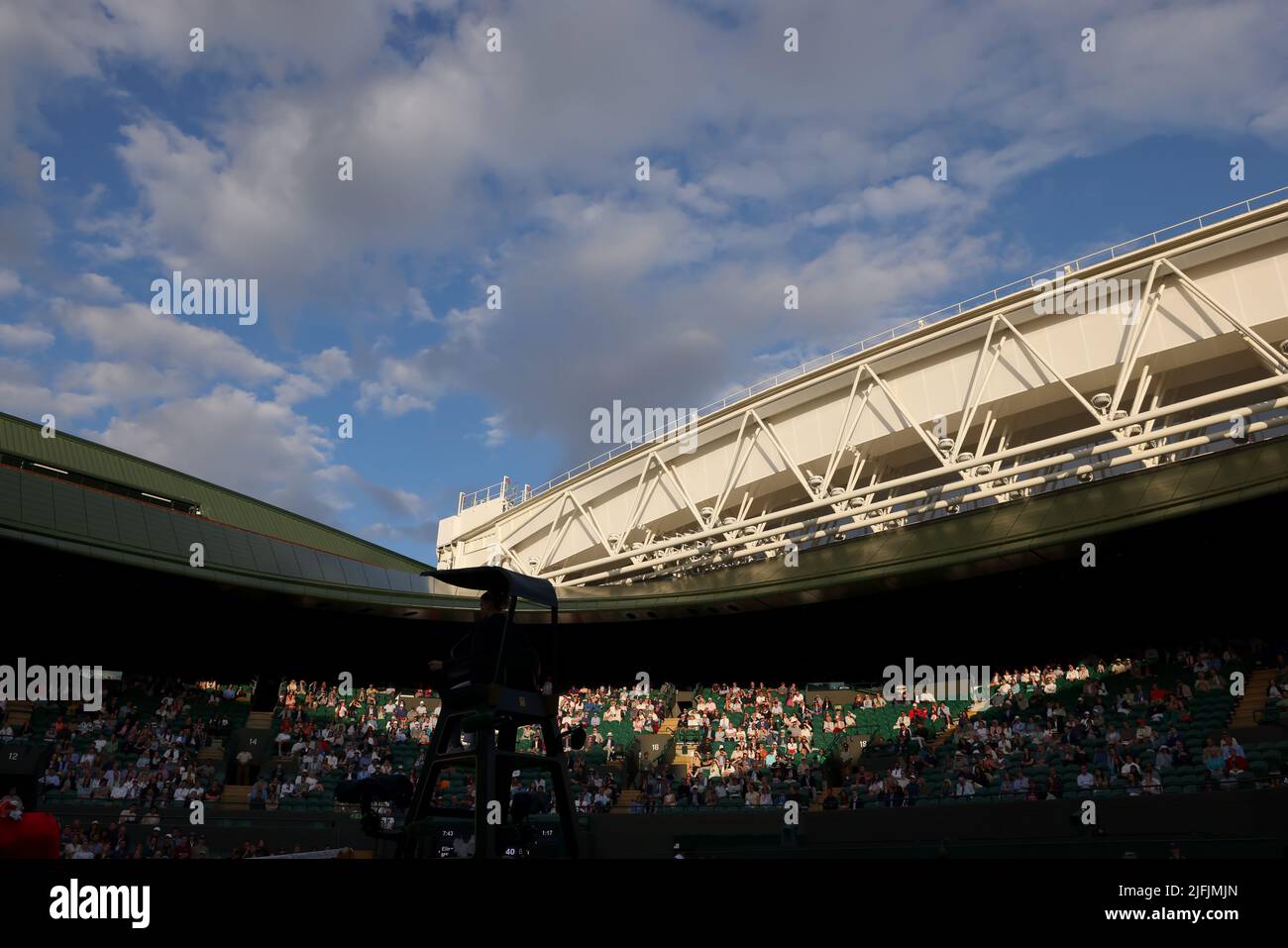 London, UK. 3rd July 2022, All England Lawn Tennis and Croquet Club,  London, England; Wimbledon Tennis tournament; Sun sets over court 1 Credit:  Action Plus Sports Images/Alamy Live News Stock Photo - Alamy