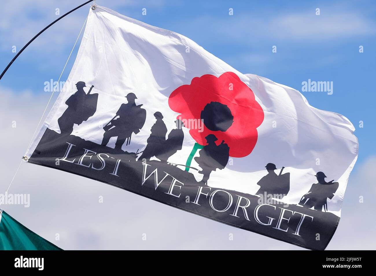 Lest we forget shirt hi-res stock photography and images - Alamy