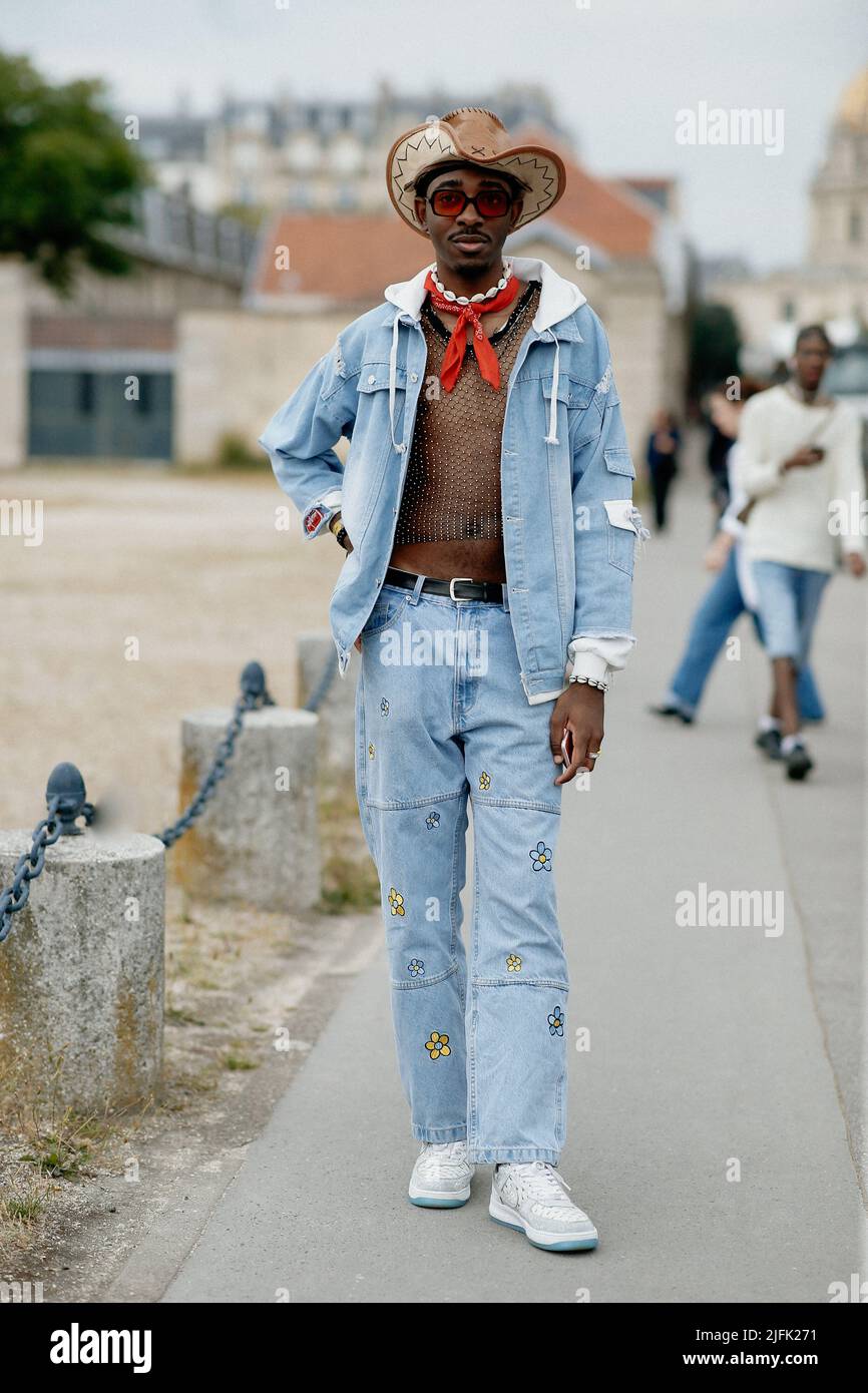 Street style, arriving at Givenchy Spring-Summer Menswear 2023 show