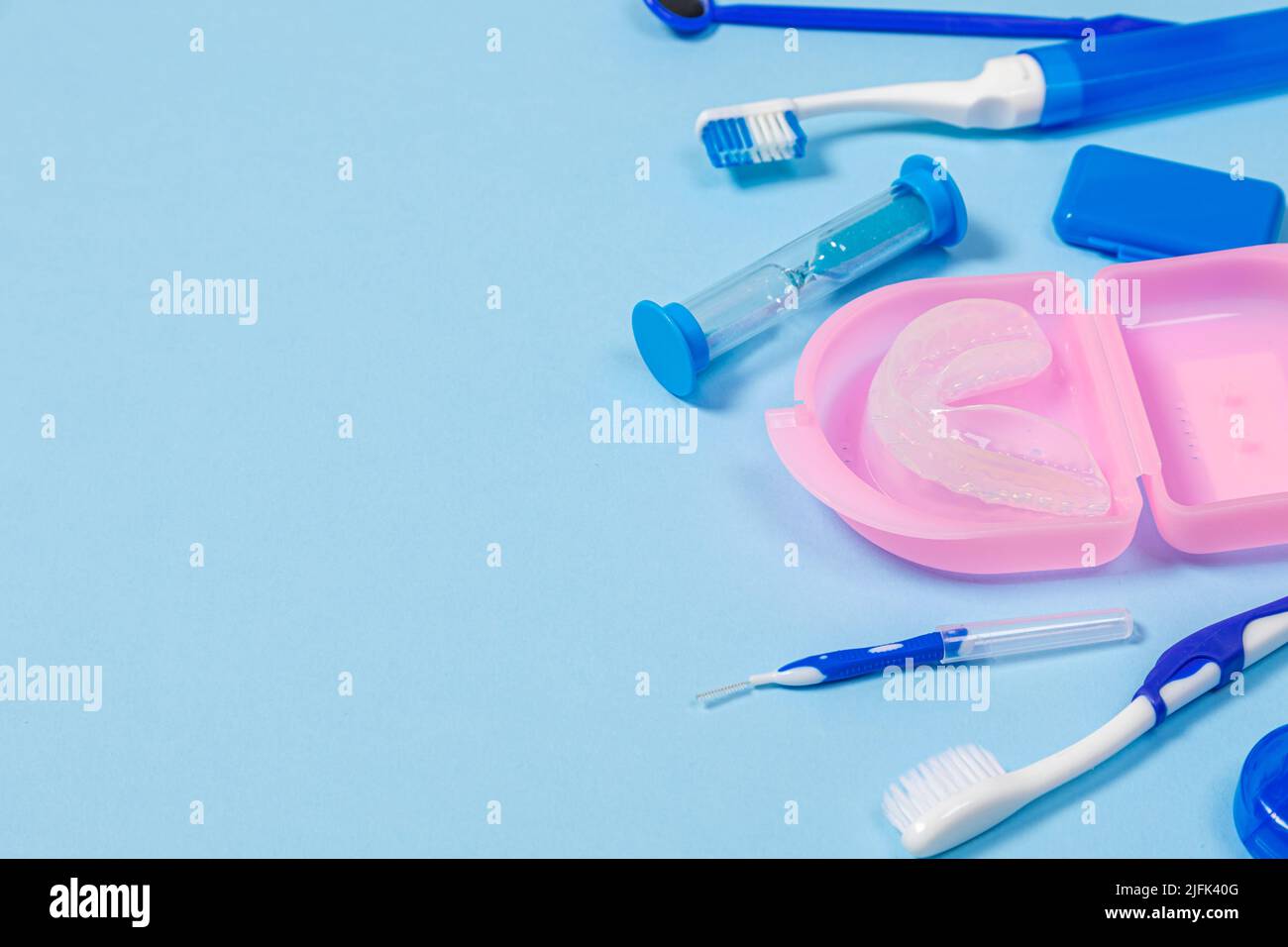 set for thorough cleaning of the oral cavity. Equipment for cleaning