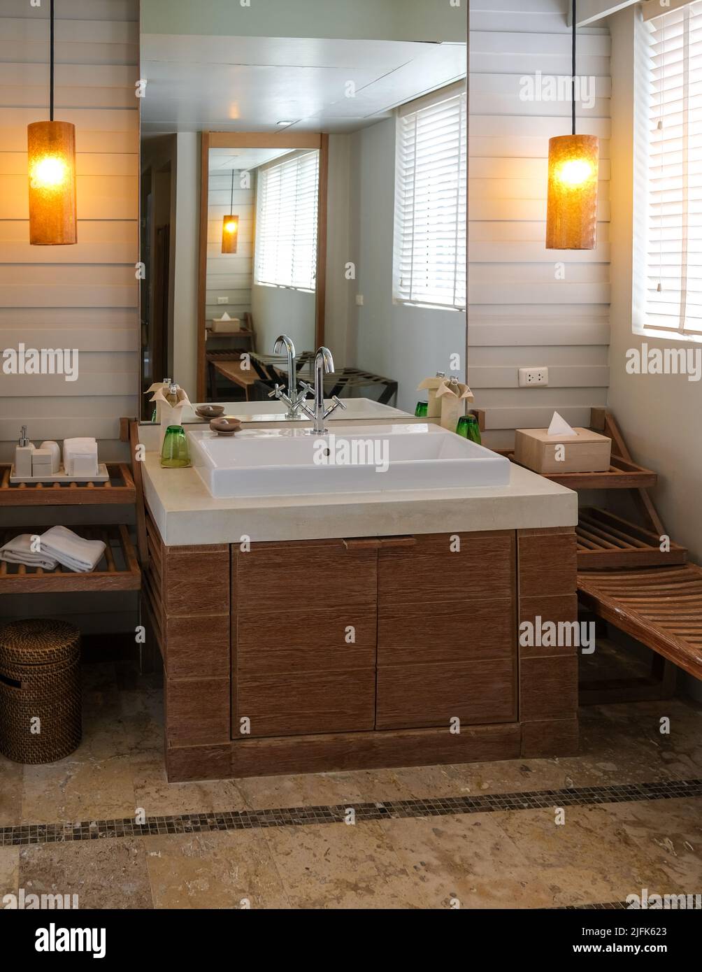 modern Asian bathroom, Elegant modern bathroom in Asia Stock Photo Alamy